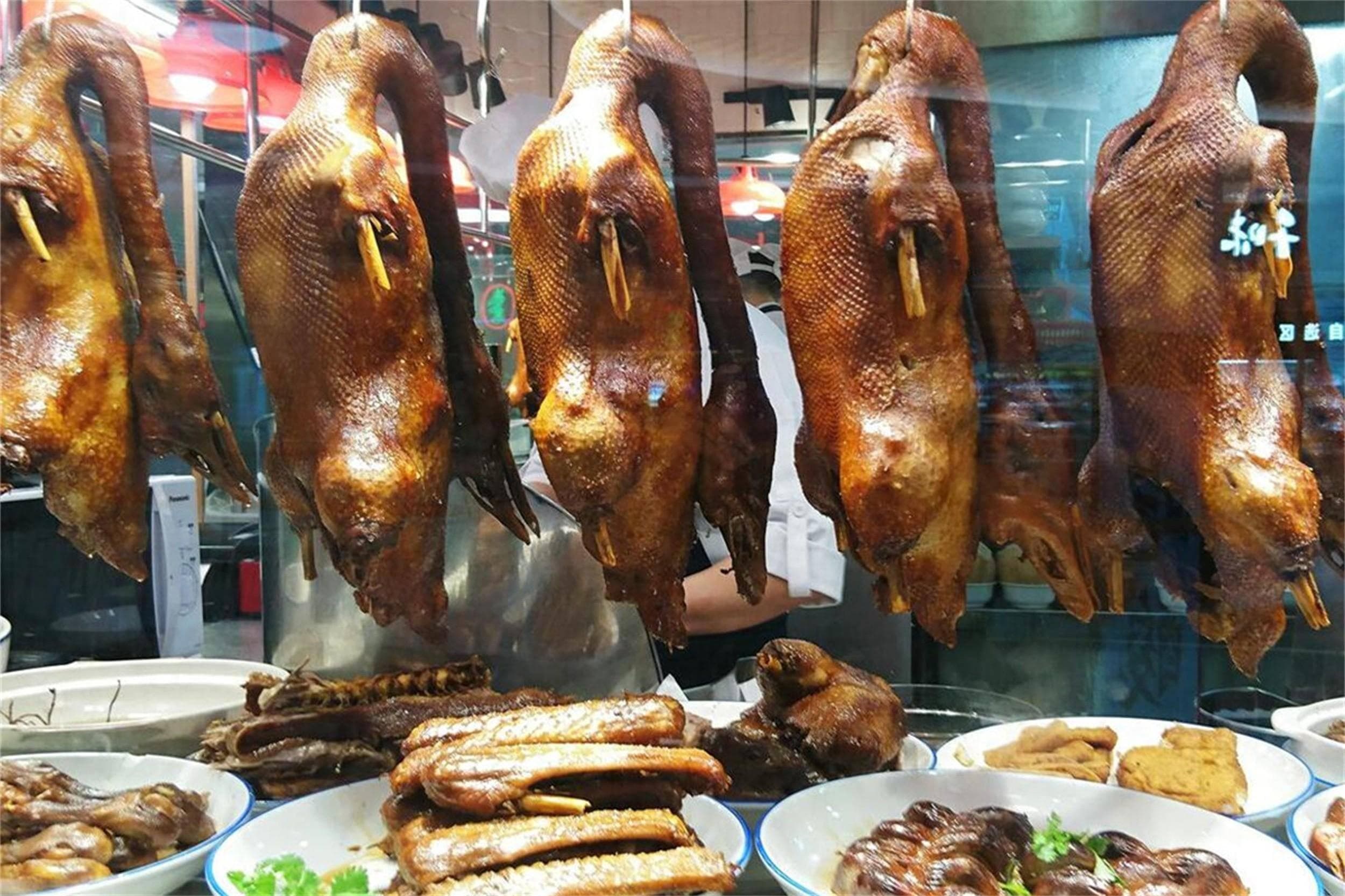 广东人最爱吃的4种虫子，外地人看到全身发麻，本地人当成香饽饽