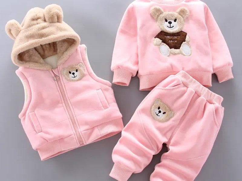 帮婴幼儿穿衣服正确顺序指南，从上到下法则不能乱
