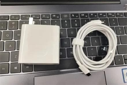 笔记本充电器有滋滋声正常吗