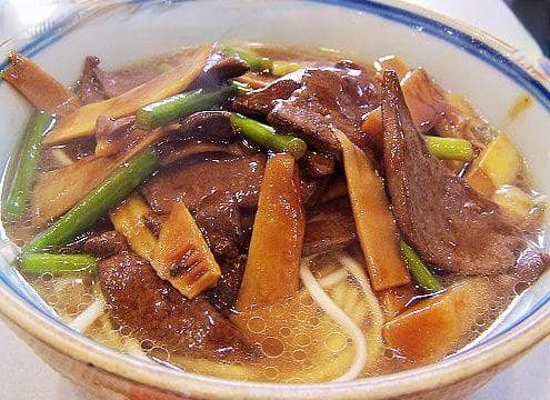 猪肝面制作全攻略：250克猪肝配500克面条，5步做出经典美味