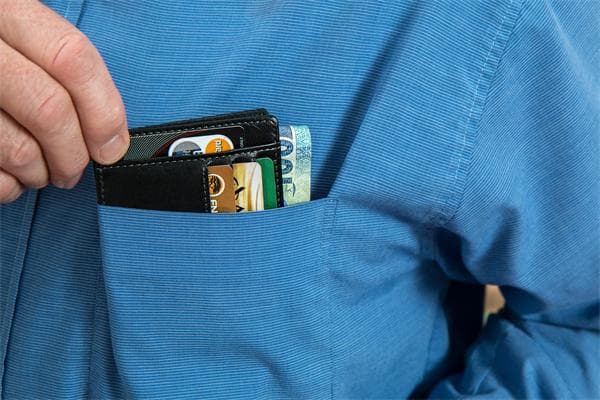 铂金pt950和pt900的区别：纯度、硬度与价格全解析