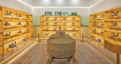 330件石磨，展示农耕文化（辽阔的大地  多彩的非遗）