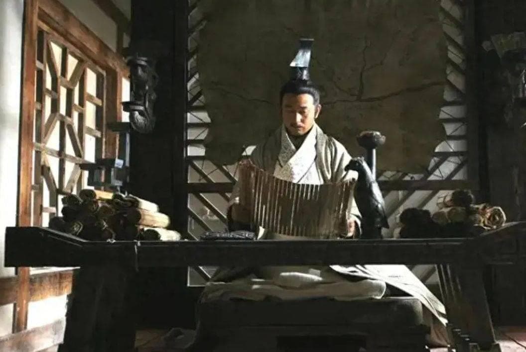 为什么商鞅认定：百姓越弱、越愚昧，国家反而越强大、越稳定