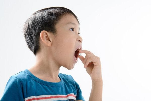孩子咬指甲怎么办