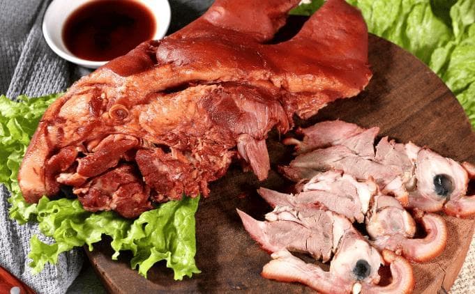 猪头肉不管怎么卤，牢记这4种香料，猪头肉不腥不腻，香浓软糯