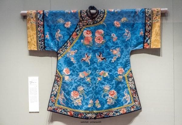 清朝后宫的青蓝色：满汉文化交融的服饰艺术