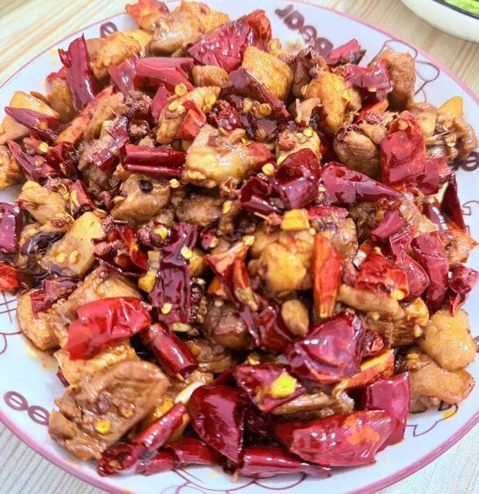 麻辣诱惑，香气扑鼻：辣子鸡丁