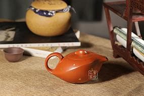 红泥：茶韵与艺术的结晶