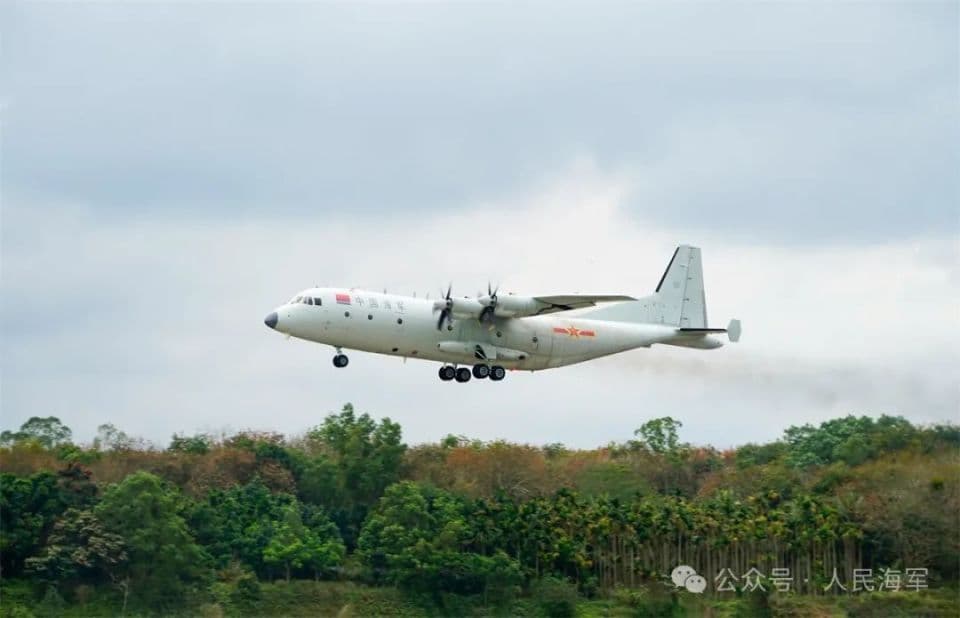 千里救援，海军官兵开辟空中生命通道