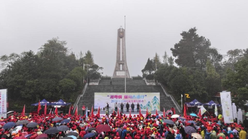 徒步细雨中，在骡马古道感受穿越时空的历史变迁