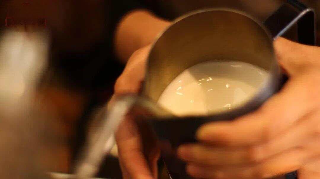 拿铁放冷了可以重新加热吗？咖啡温热后味道有什么变化？