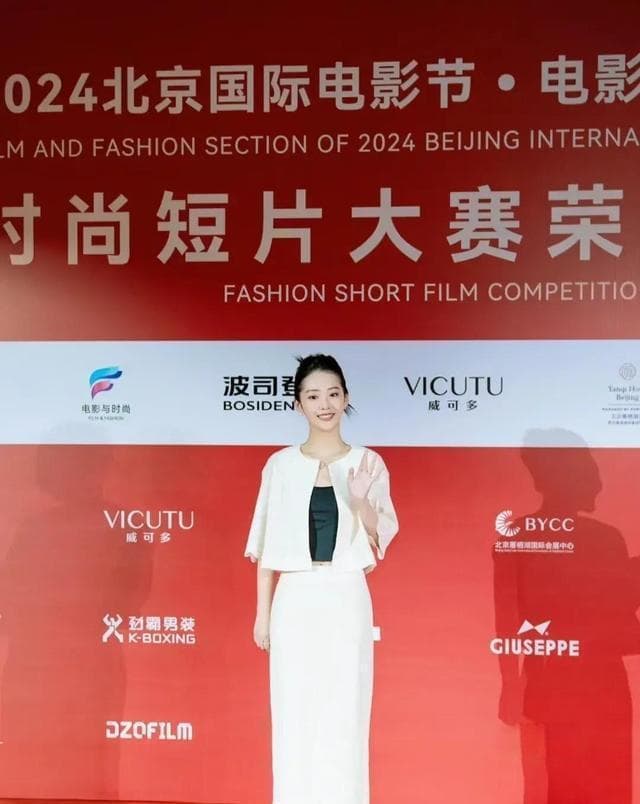 从"短剧一姐"到全方位发展的艺人：解密徐艺真分手后的蜕变之路