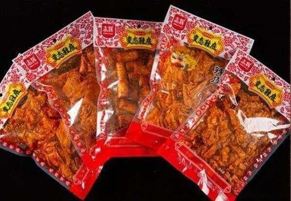 大辣片的营养真相：高热量高蛋白，适量食用是关键
