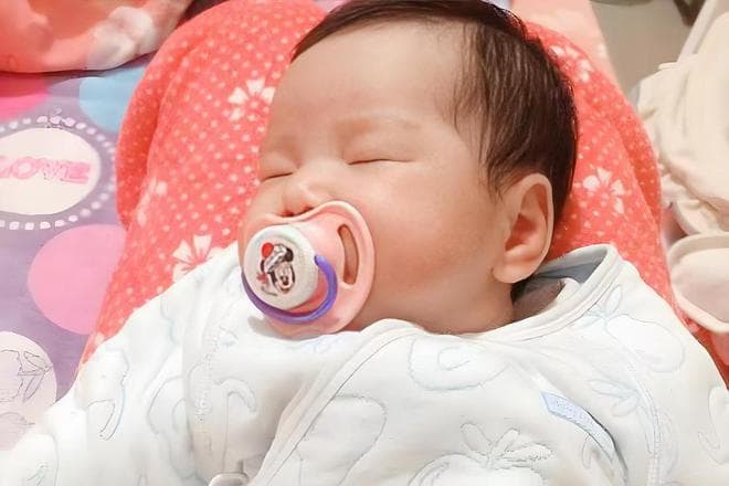 安抚奶嘴到底该不该给宝宝用？不想毁颜值，还需得掌握使用要领