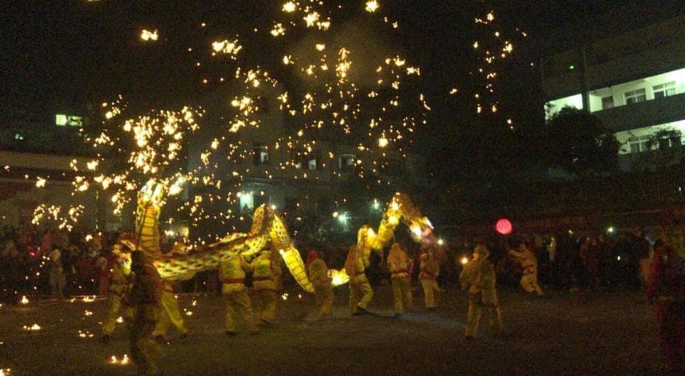 传统民俗闹新春 永兴镇舞火龙祈福新春