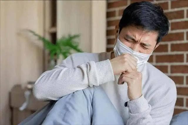 医生：这几个征兆一旦出现，暗示你肺部出现感染，早了解早做预防