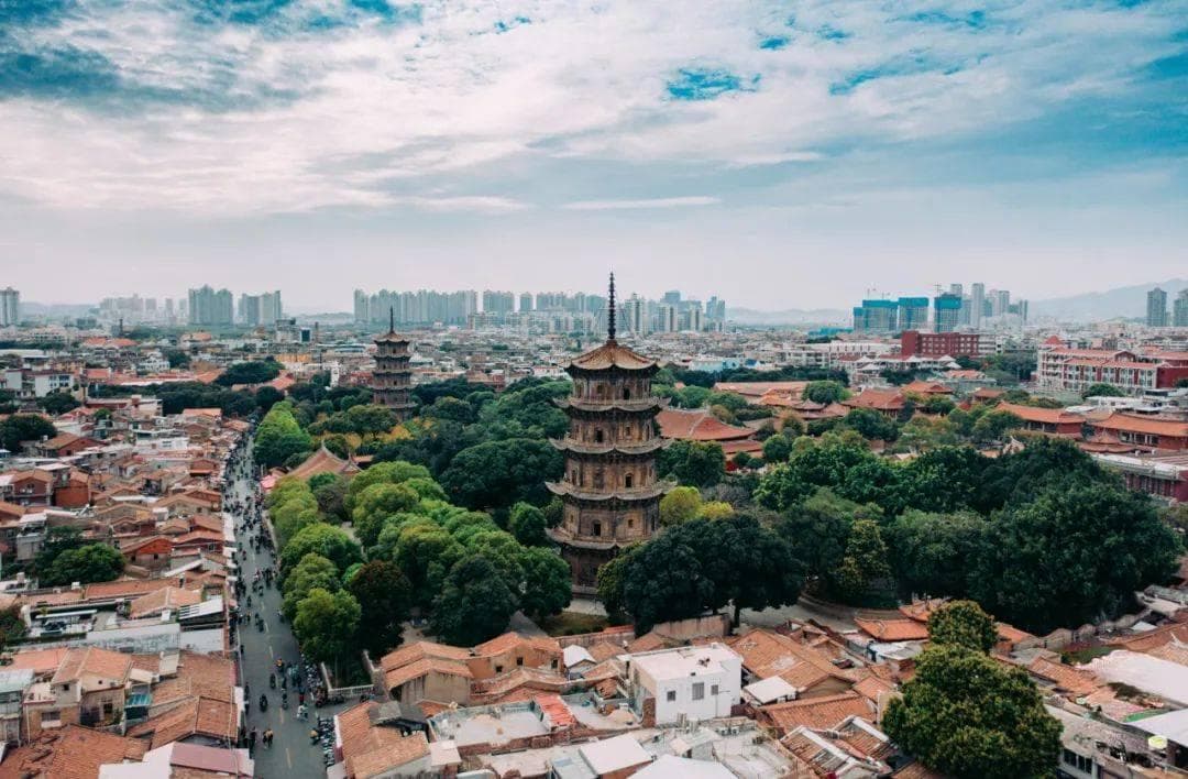 泉州西街游玩攻略：千年古街的历史与现代交融