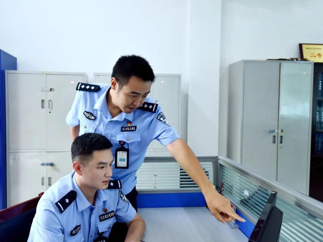 双向奔赴！这是警营里最值得嗑的CP