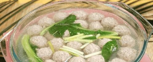 汆丸子制作技巧：3个关键步骤让丸子Q弹香嫩