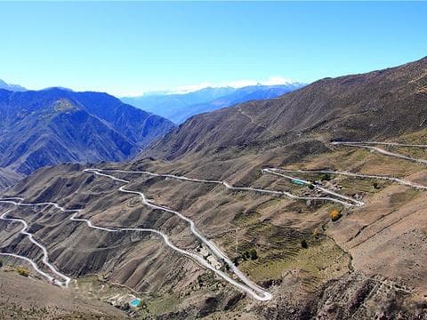 怒江七十二道拐：穿越时空的惊险自驾之旅