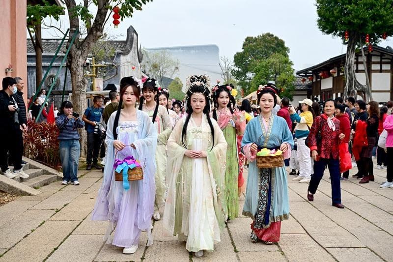 从小众到国潮 福州汉服如何更出彩？