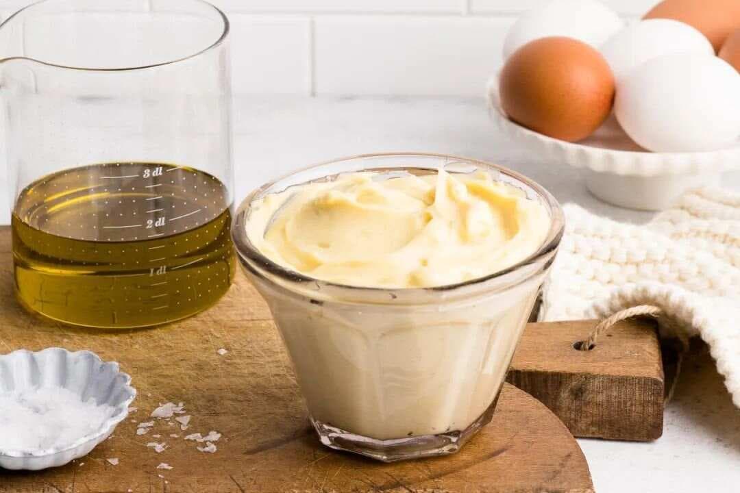 从美乃滋到香醋：沙拉酱的健康选择指南
