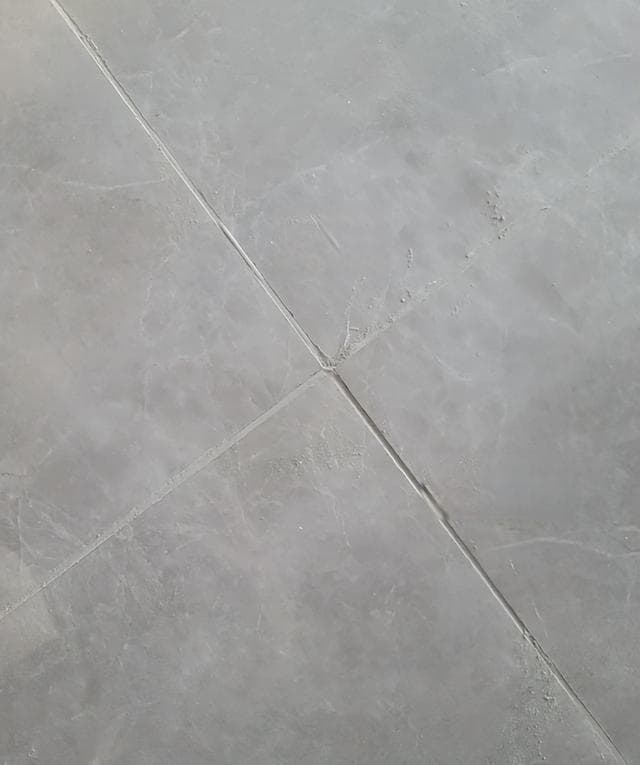 聚脲美缝剂与环氧彩砂全方位对比：选择最适合的家装美缝材料