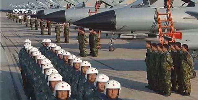 歼-10的27年奋飞路：从国产“争气机”到“空中多面手”