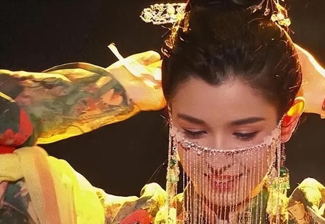 哈妮克孜恋情疑云：蜡烛门后续揭秘
