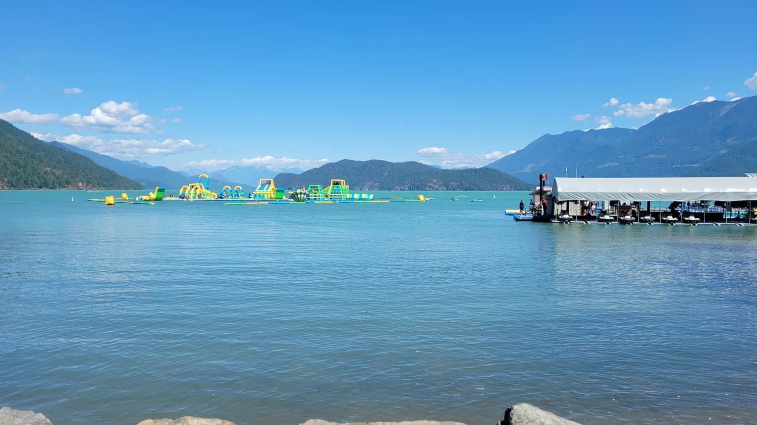 千岛湖欢乐水世界：夏日玩水新宠！