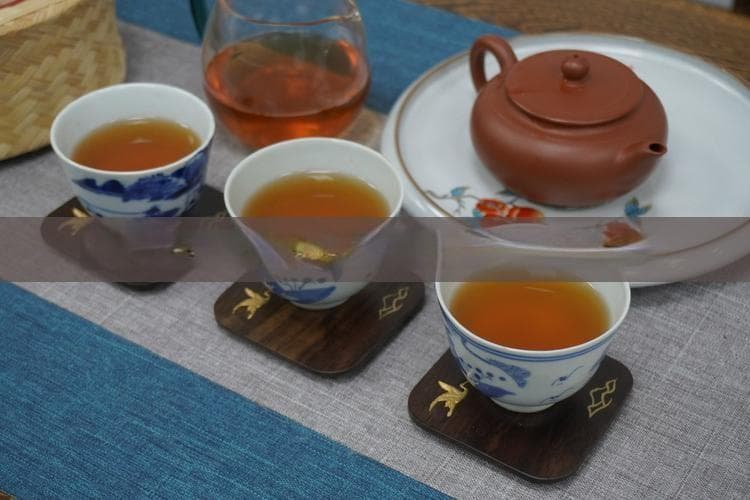 普洱茶表面的白色物质究竟是什么？