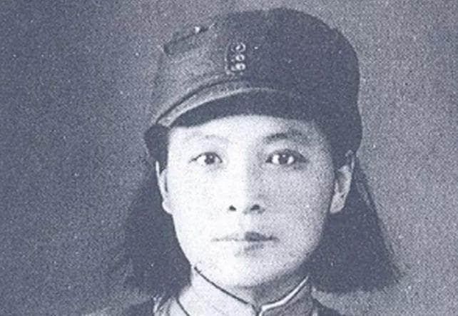 这群剽悍的东北女人，是抗日时期的女特种兵，90岁还能跑瘫大狗