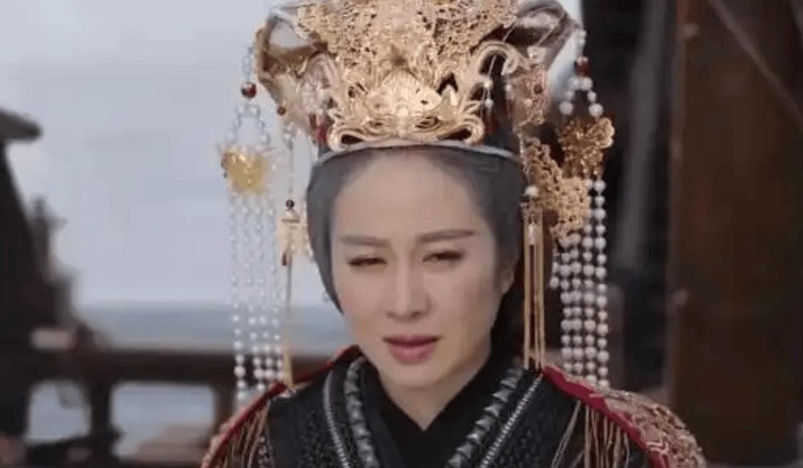 李明德剧组发飙砸物，叶璇：经验不足是主因