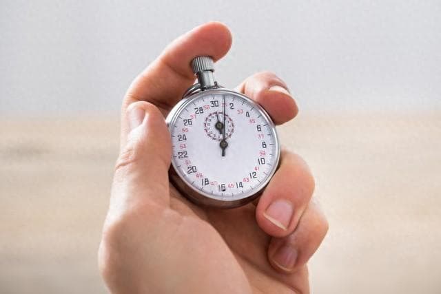 瞄准镜详解：部件、功能与使用指南