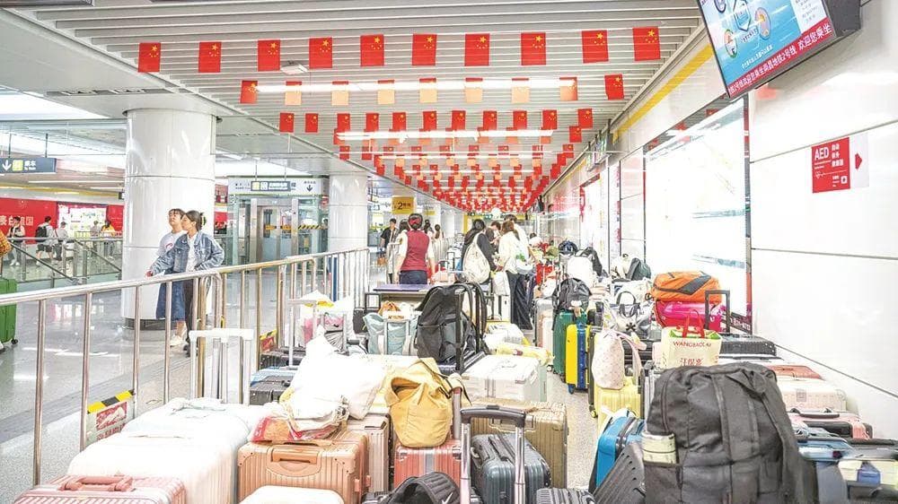 南昌地铁推出2号线夜间接驳快车服务，10个车站提供行李免费寄存