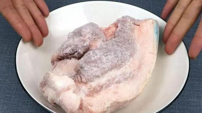 冻了1年的肉，还能吃吗？要不要扔掉？很多人都不知道了，长知识