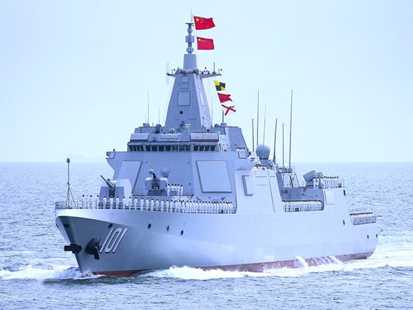 海军055型驱逐舰南昌舰