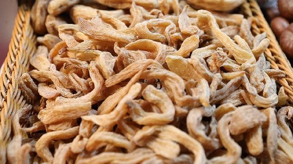 天麻泡水功效与禁忌：孕妇、老人需谨慎