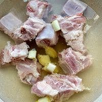 莲藕胡萝卜排骨汤