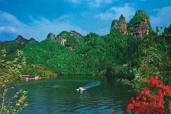 江西瑞金罗汉岩风景区：红色历史与自然美景的完美融合