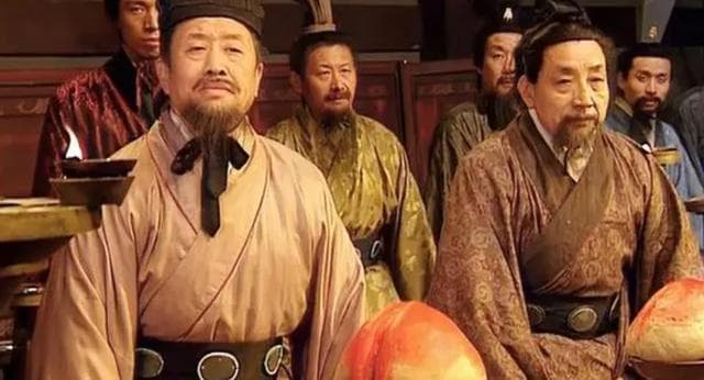 当年在东汉叱咤风云的六大家族，为啥到了东汉末年，全体熄火了？