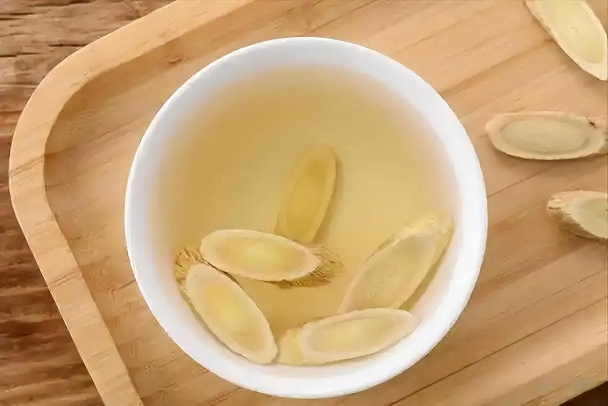 黄芪泡水虽有四大功效，但这三类人不宜饮用