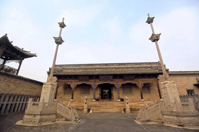 晋中常家庄园，面积和规模远超山西其它大院，是儒商文化的活化石