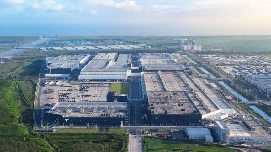 中国汽车城“座次重排”：上海掉到第四，重庆反超广州，榜首生产293.53万辆