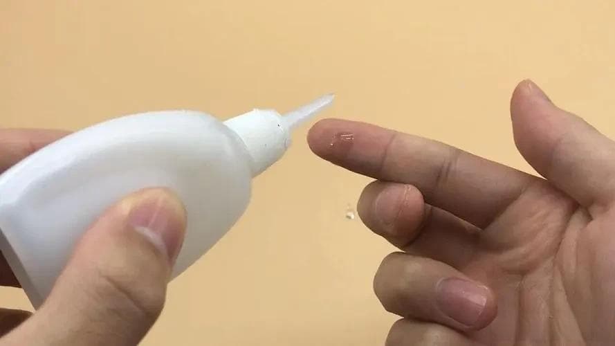 被502胶水粘住怎么办？只需要滴一滴，轻轻一搓，快速溶解无残留