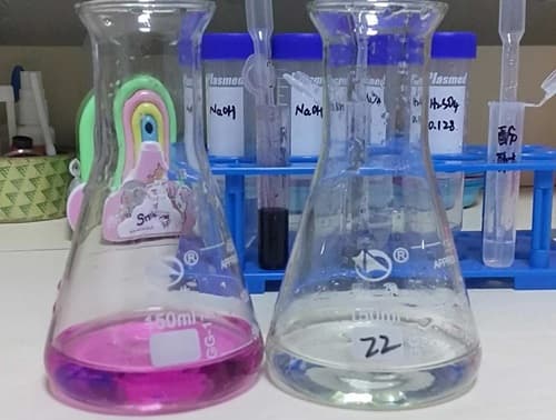 酚酞遇酸一定呈无色吗？