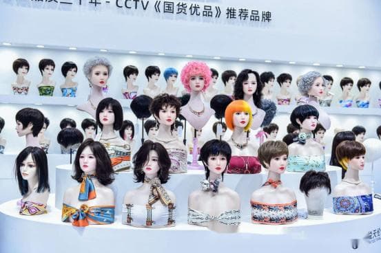 如何选择适合自己的假发：从颜色、款式到质感的全方位指南