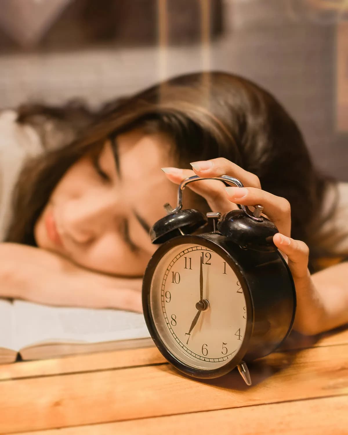 凌晨早醒竟是心理压力信号？斯坦福研究揭示睡眠与心理健康的关系