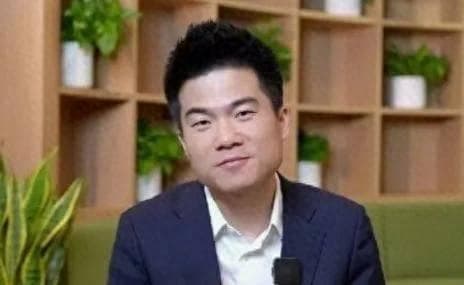 董宇辉单飞一年卖了近百亿，他是如何做到的？