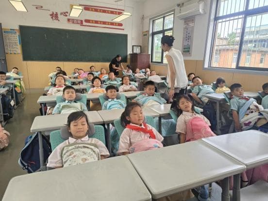 南阳市宛城区：低年级小学生午休实现“舒心躺睡”